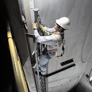 OSHA fall protection worker